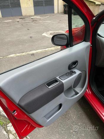 RENAULT Modus 1.2 16V Live
