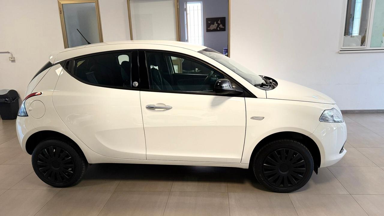 Lancia Ypsilon 0.9 TwinAir 85 CV 5 porte S&S Gold