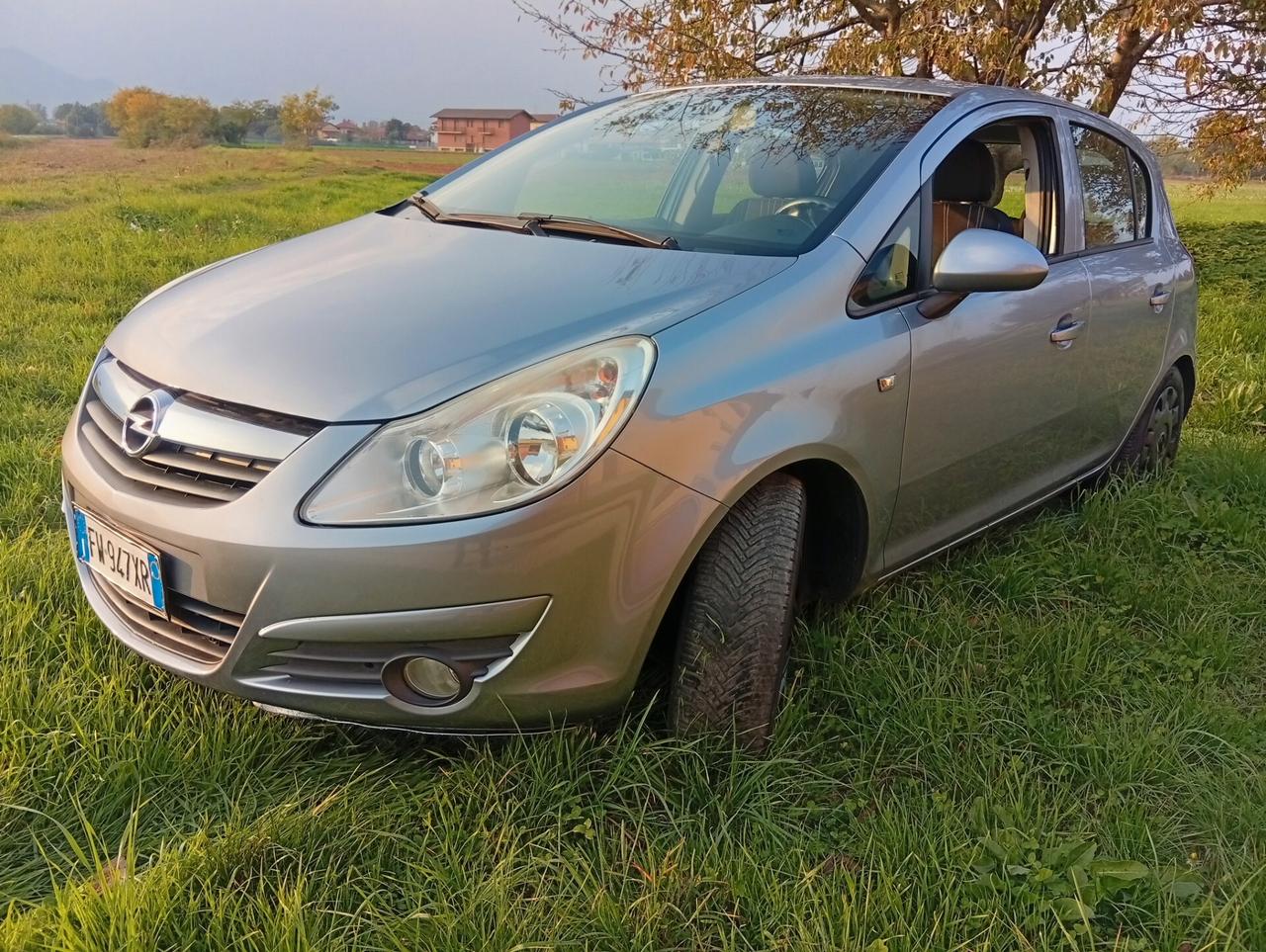 Opel Corsa 1.2 5 porte 130.000km