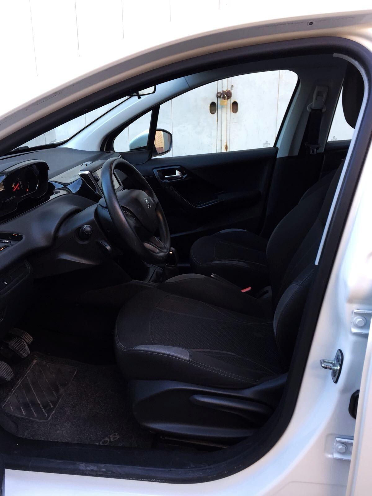 Peugeot 208 1.4 HDi 68 CV 5 porte Allure