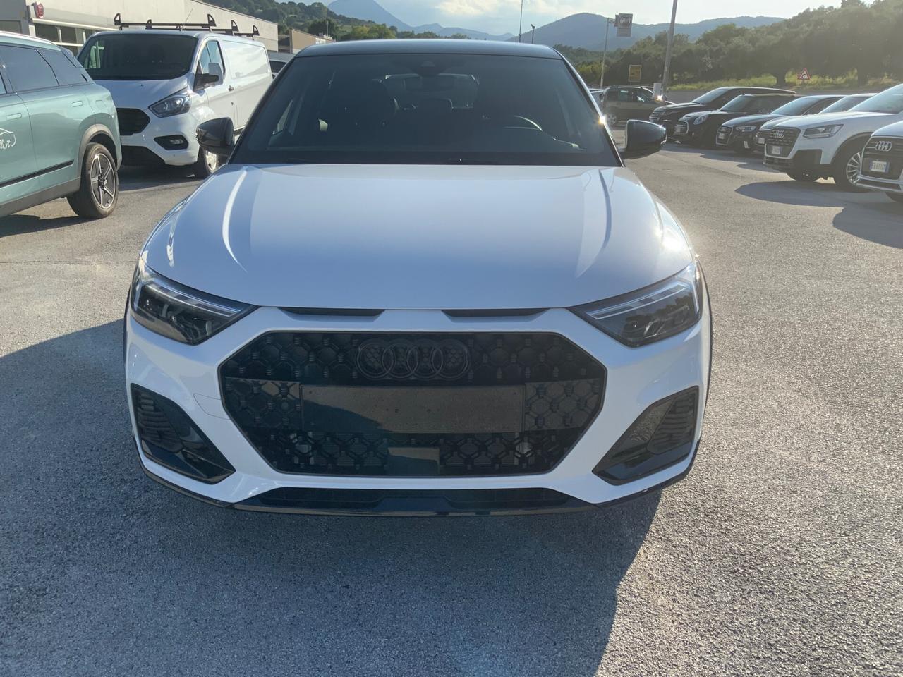 Audi A1 allstreet 30 TFSI S tronic Identity Contrast LINE