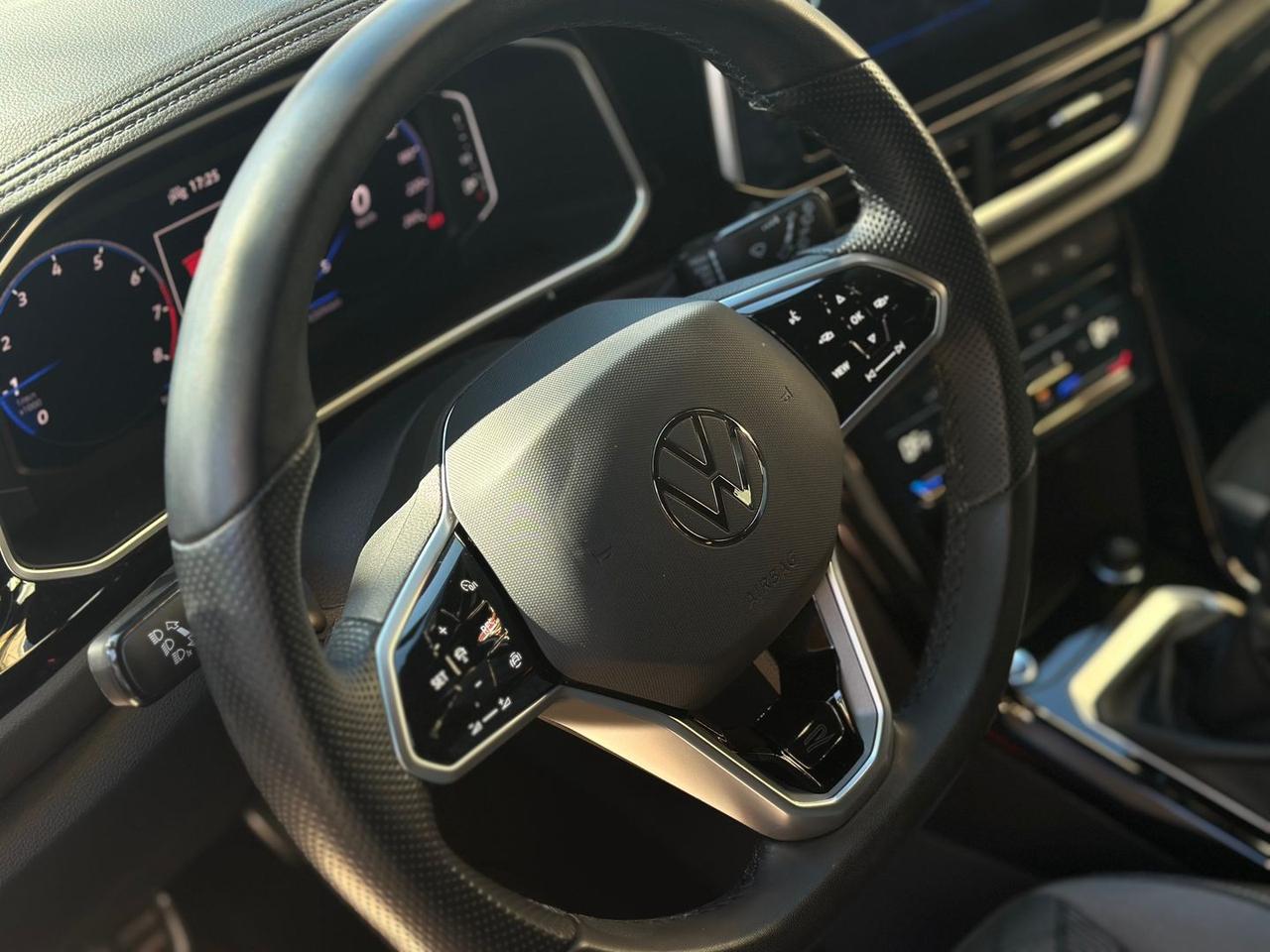 Volkswagen T-Roc 1.0 TSI R LINE #11172