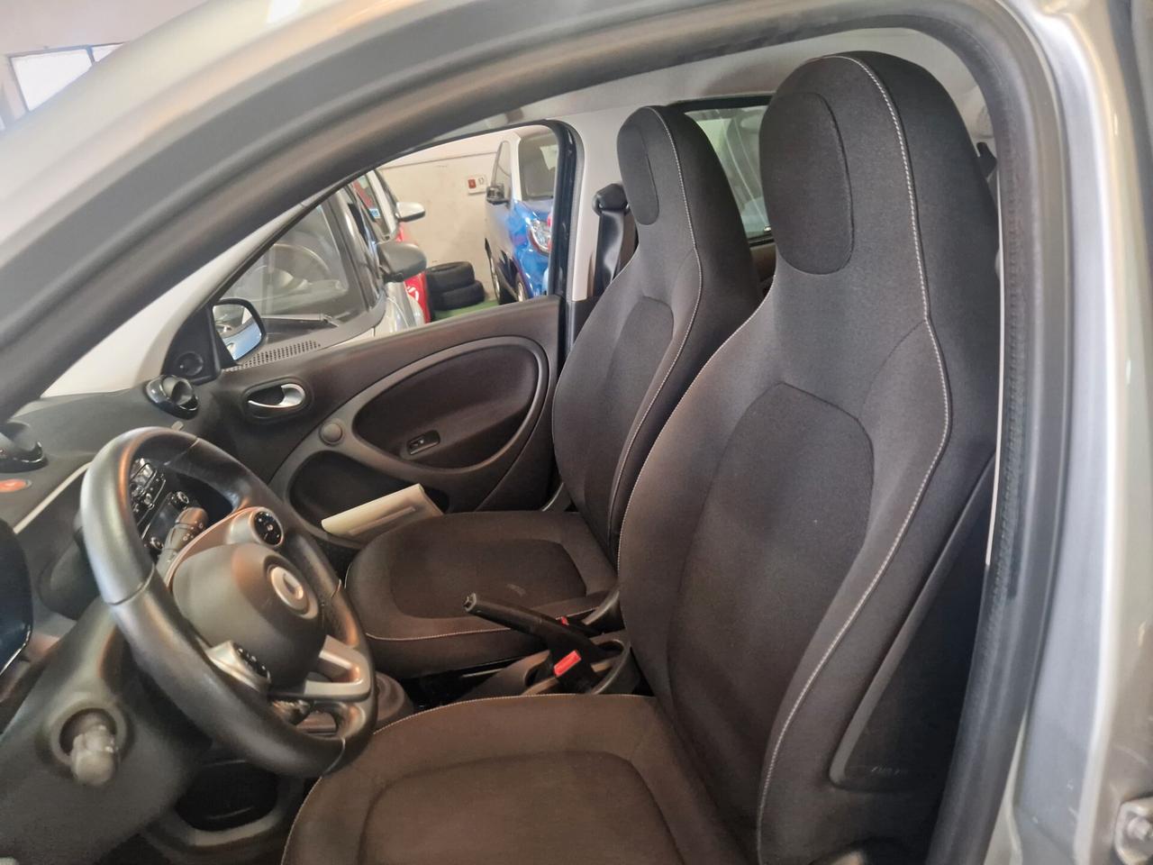 ForFour automatica solo 24000km passion garanzia