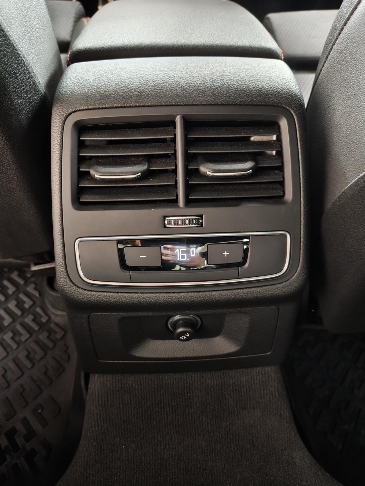 Audi A4 40 TDI quattro S tronic line edition