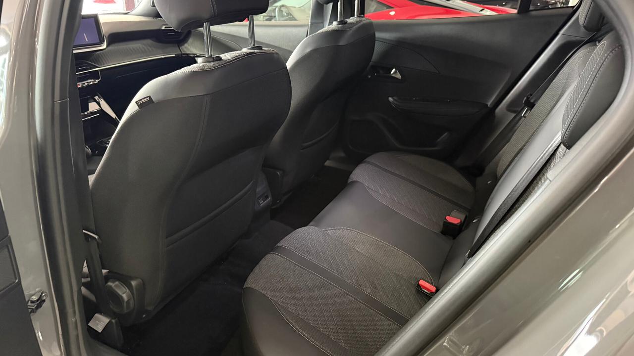 Peugeot 2008 BlueHDi 130 S&S EAT8 Allure