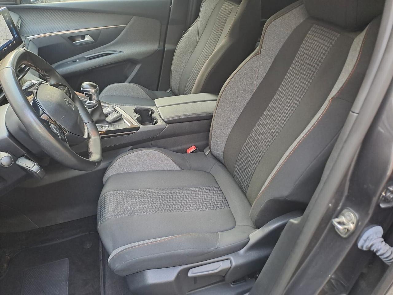 Peugeot 3008 HDi 130 cv tagliandata