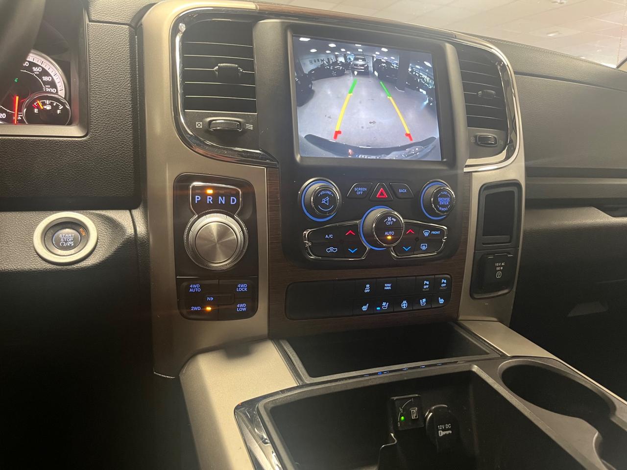 Dodge RAM 1500 5.7 V8 (GPL 200L) LaRamie 401cv at8