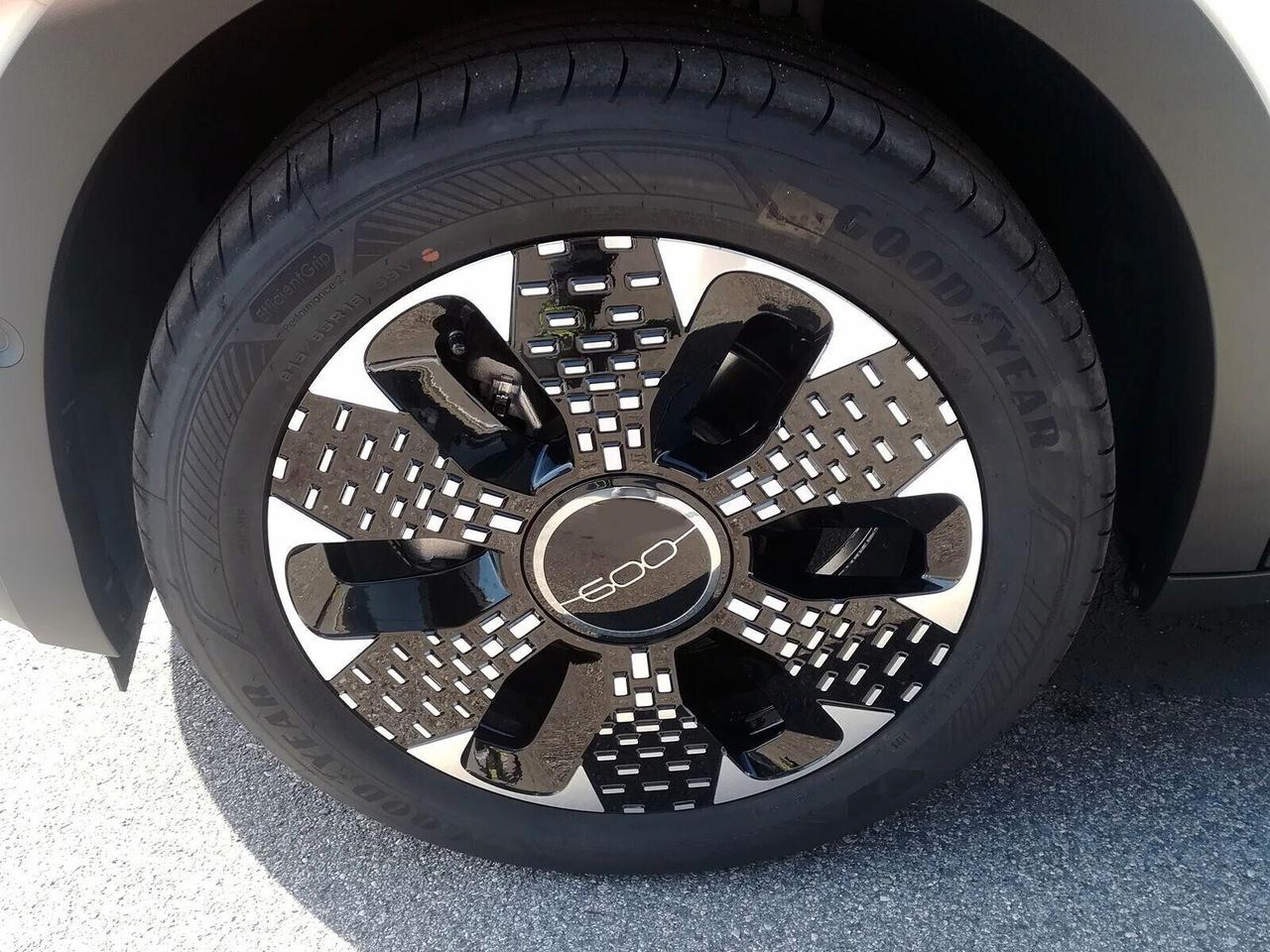 Fiat 600 Hybrid 100 CV DCT MHEV La Prima