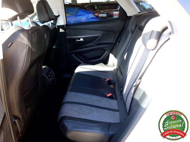 PEUGEOT 3008 BlueHDi 130 S&S EAT8 Allure