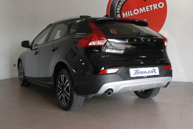VOLVO V40 Cross Country D2 Business FULL-LED