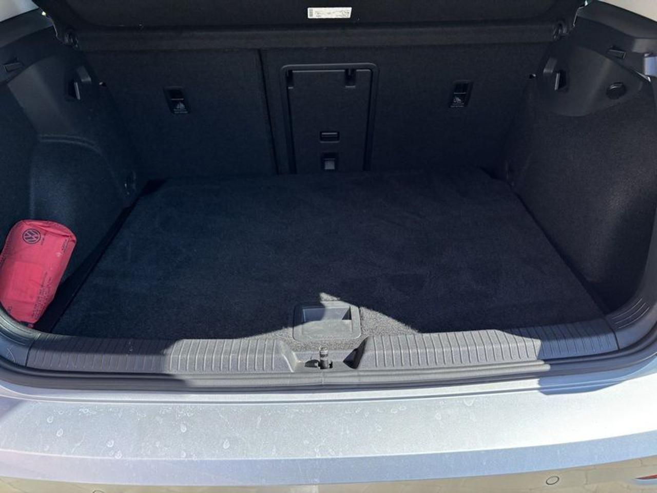 Volkswagen Golf 1.0 eTSI EVO DSG Active NAVI-LED-16"