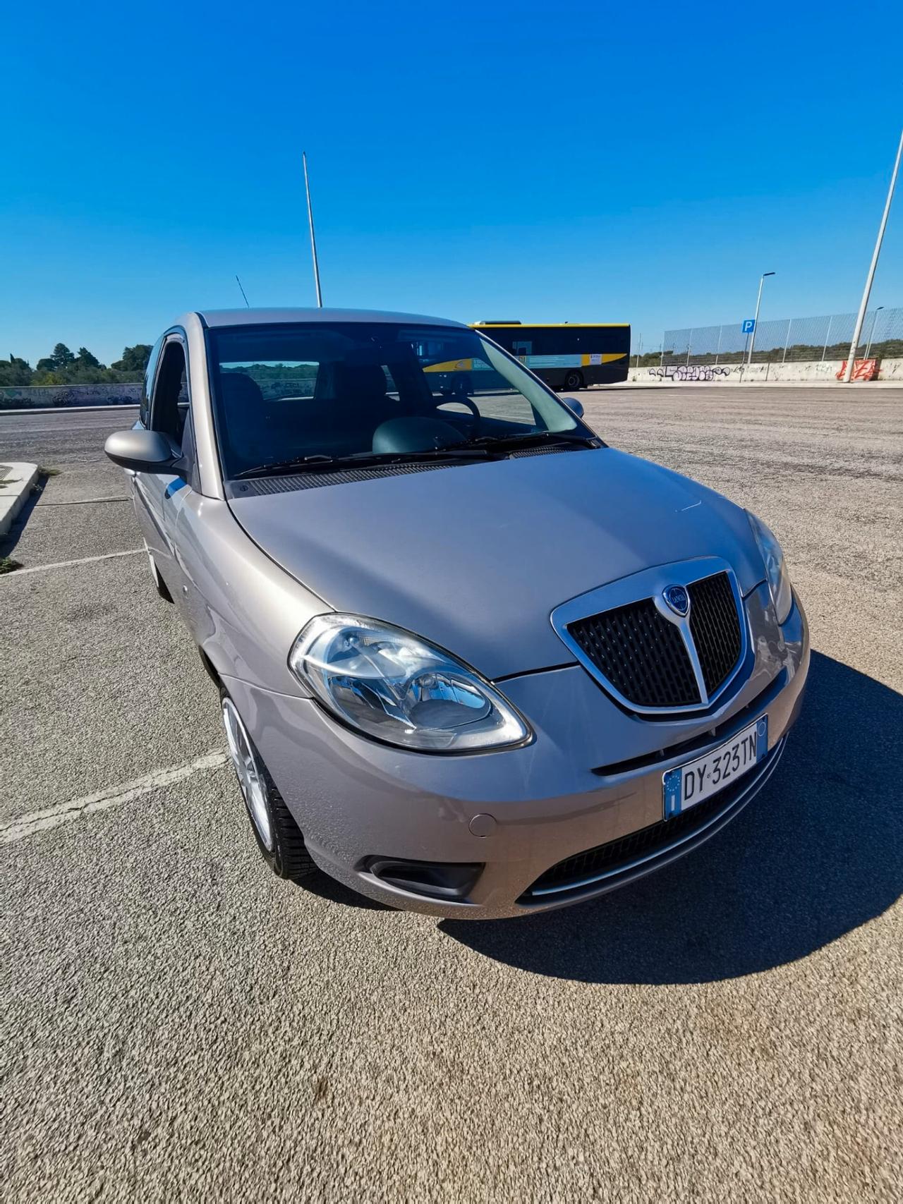Lancia Ypsilon 1.2 Argento solo km.126000