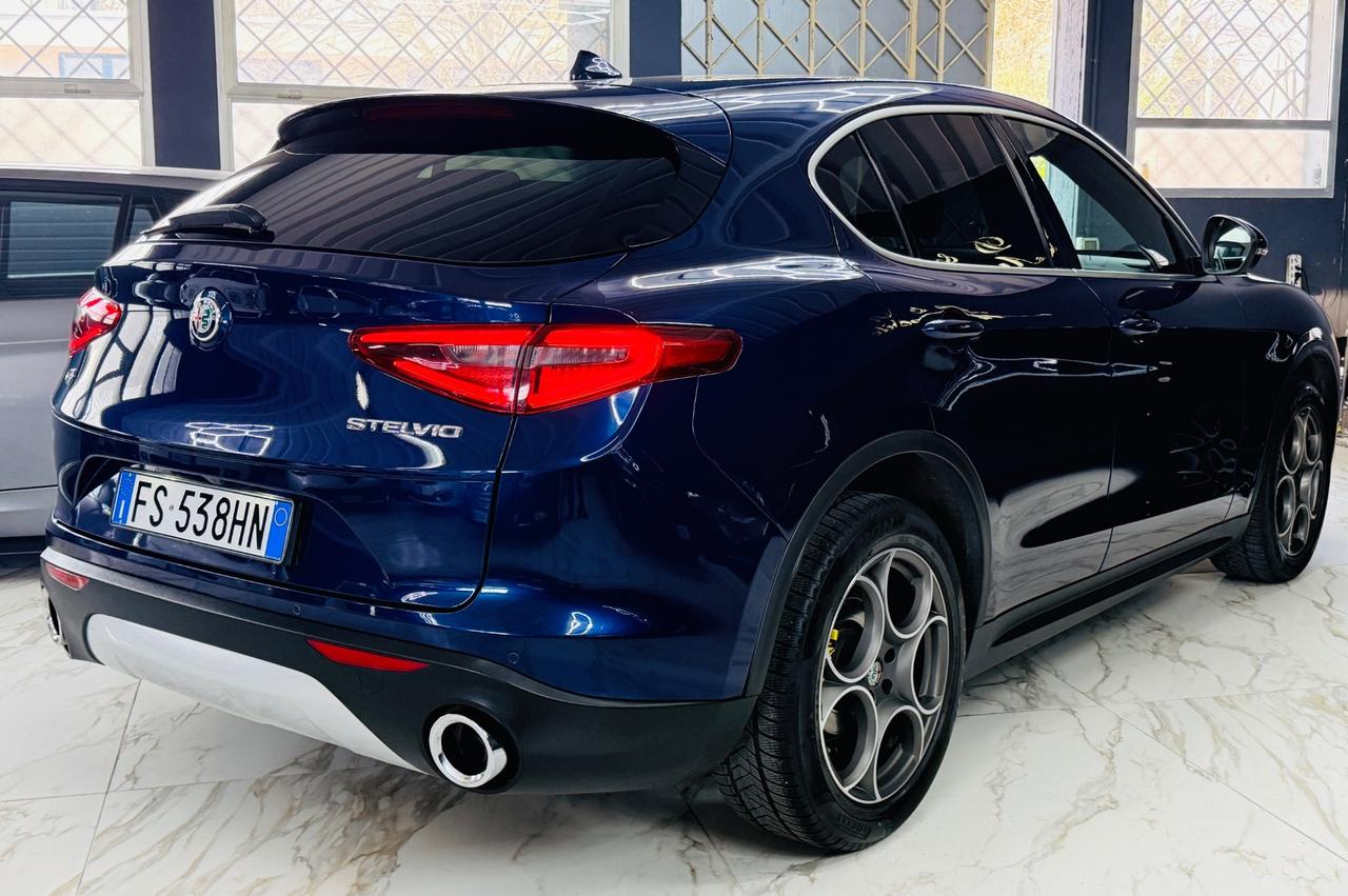 Alfa Romeo Stelvio 2.2 Turbodiesel 210 CV AT8 Q4 Executive