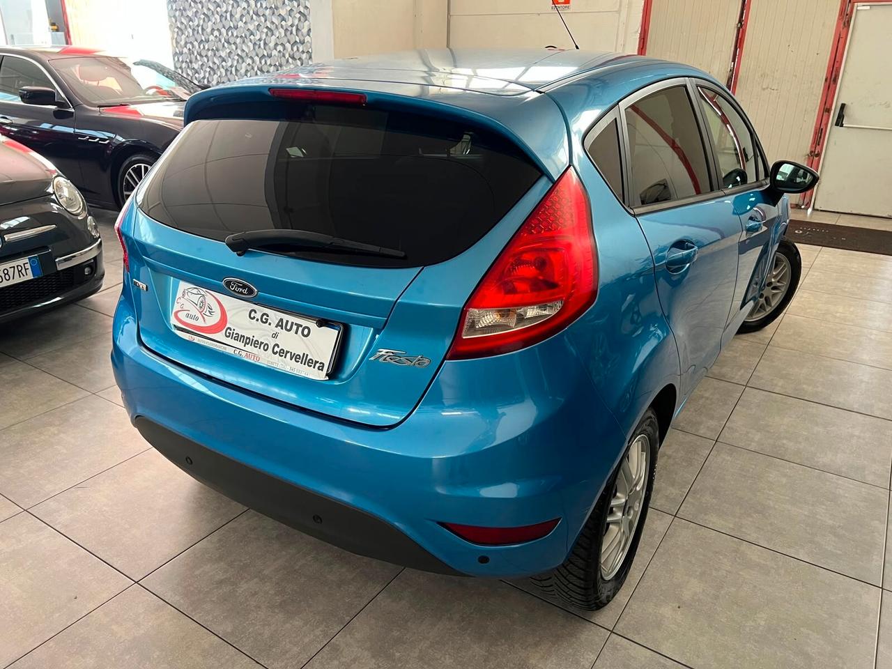 Ford Fiesta 1.4 68 CV TDCi - TITANIUM - 2010