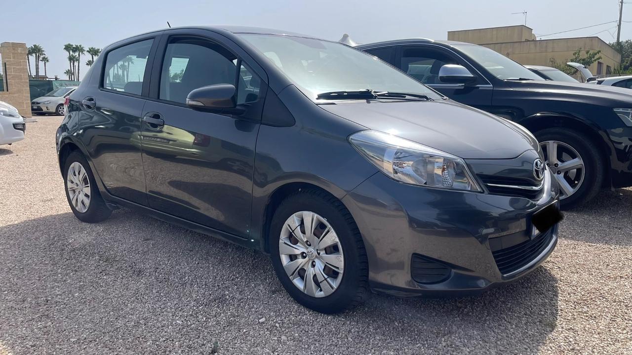 Toyota Yaris 1.4 D-4D 5 porte Lounge