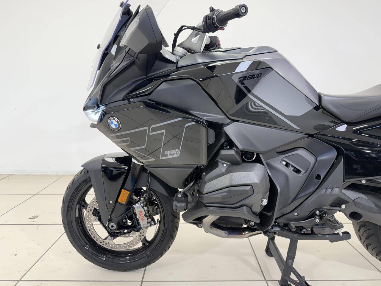 BMW R 1300 RT Triple Black ASA