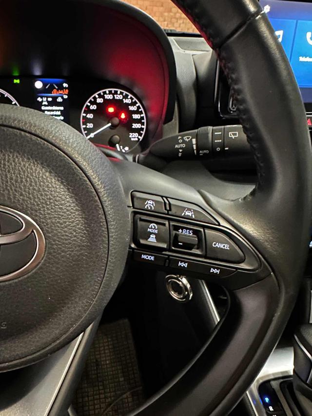 TOYOTA Yaris 1.5 Hybrid 5 porte Active