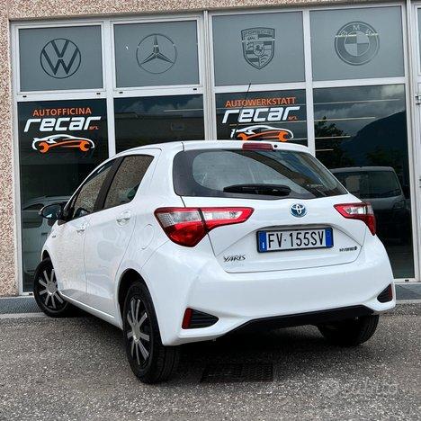 Toyota Yaris 1.5 Hybrid 5 porte Cool