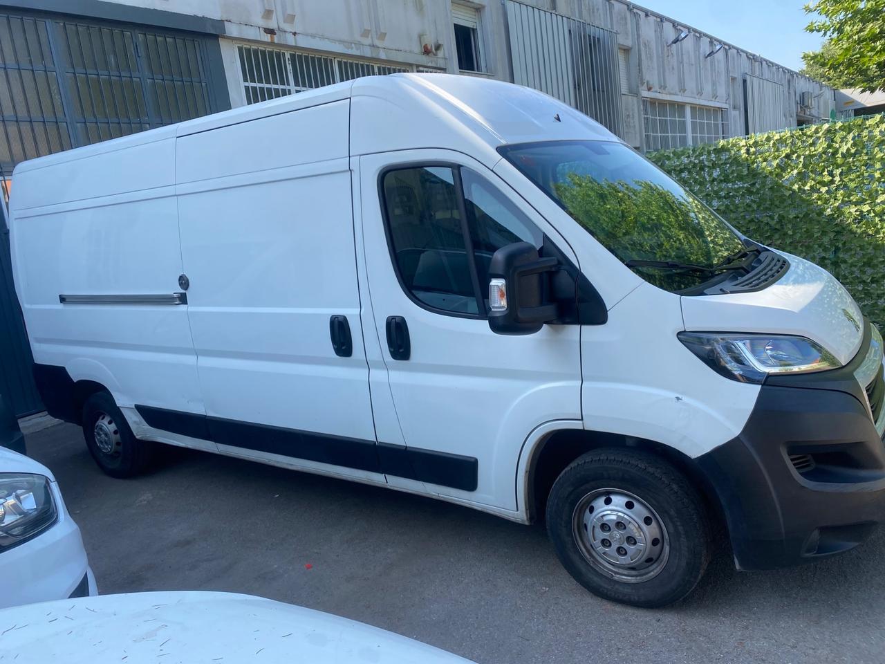 Peugeot Boxer 330 2.2 BlueHDi 140 S&S PC-TM Furgone