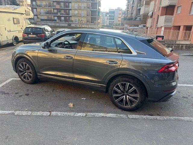 AUDI Q8 55 TFSI quattro tiptronic S-LINE