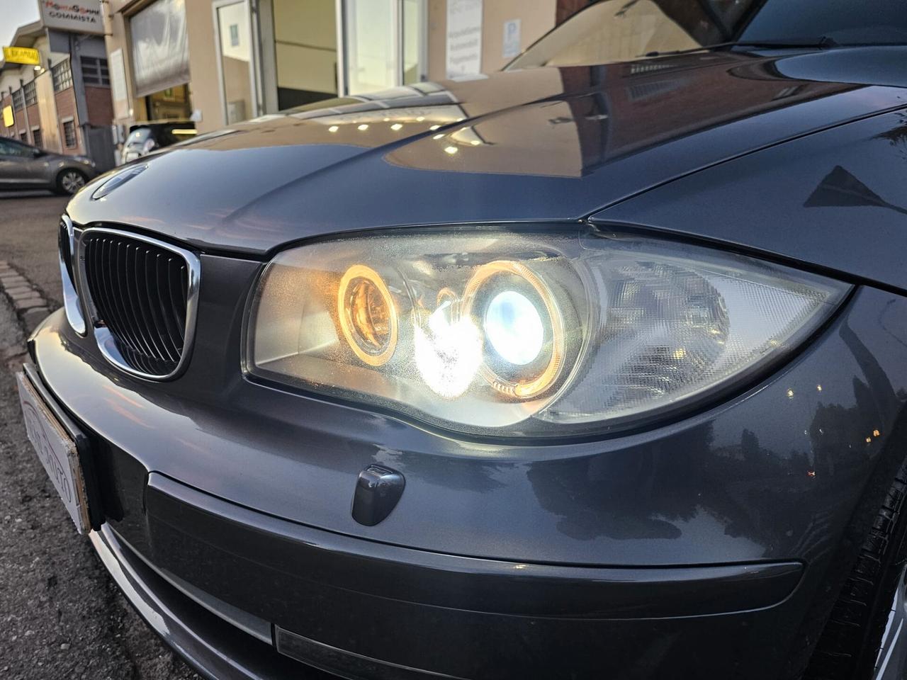 Bmw 118d 143cv Futura DPF*Navi*Bi-Xeno*Pdc*5 Porte