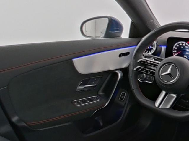 MERCEDES-BENZ CLA 180 Automatic Shooting Brake AMG Line Premium