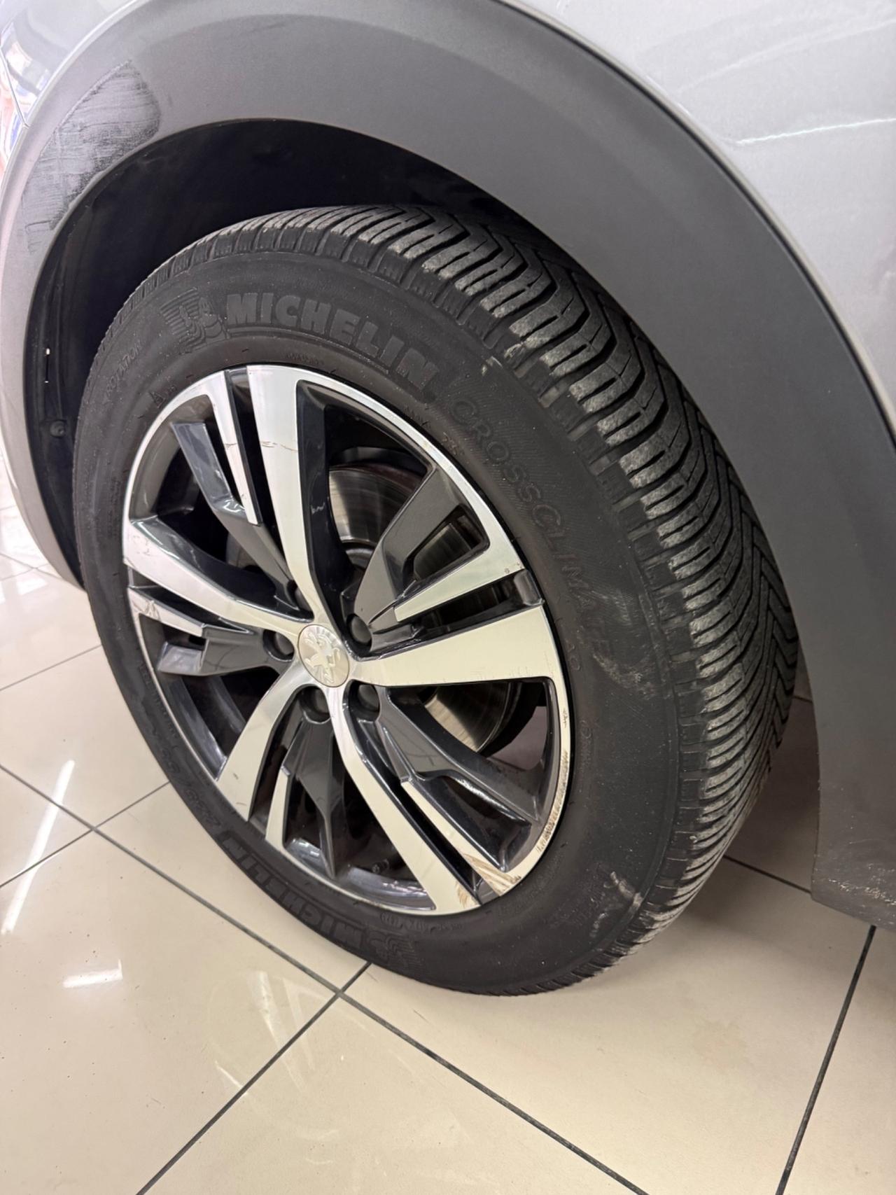 Peugeot 3008 BlueHDi 120 EAT6 S&S Allure