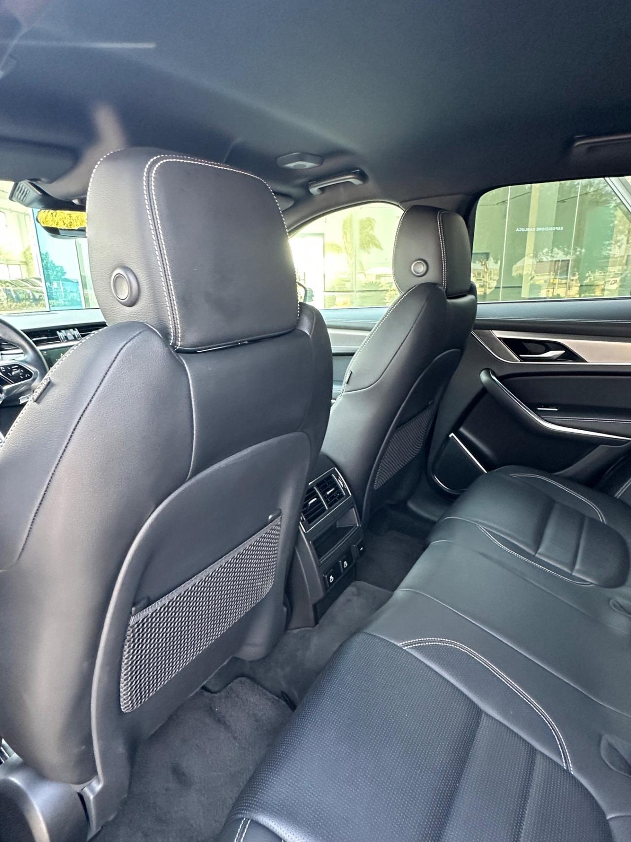 Jaguar F-Pace R-Dynamic S awd possibilità noleggio no scoring