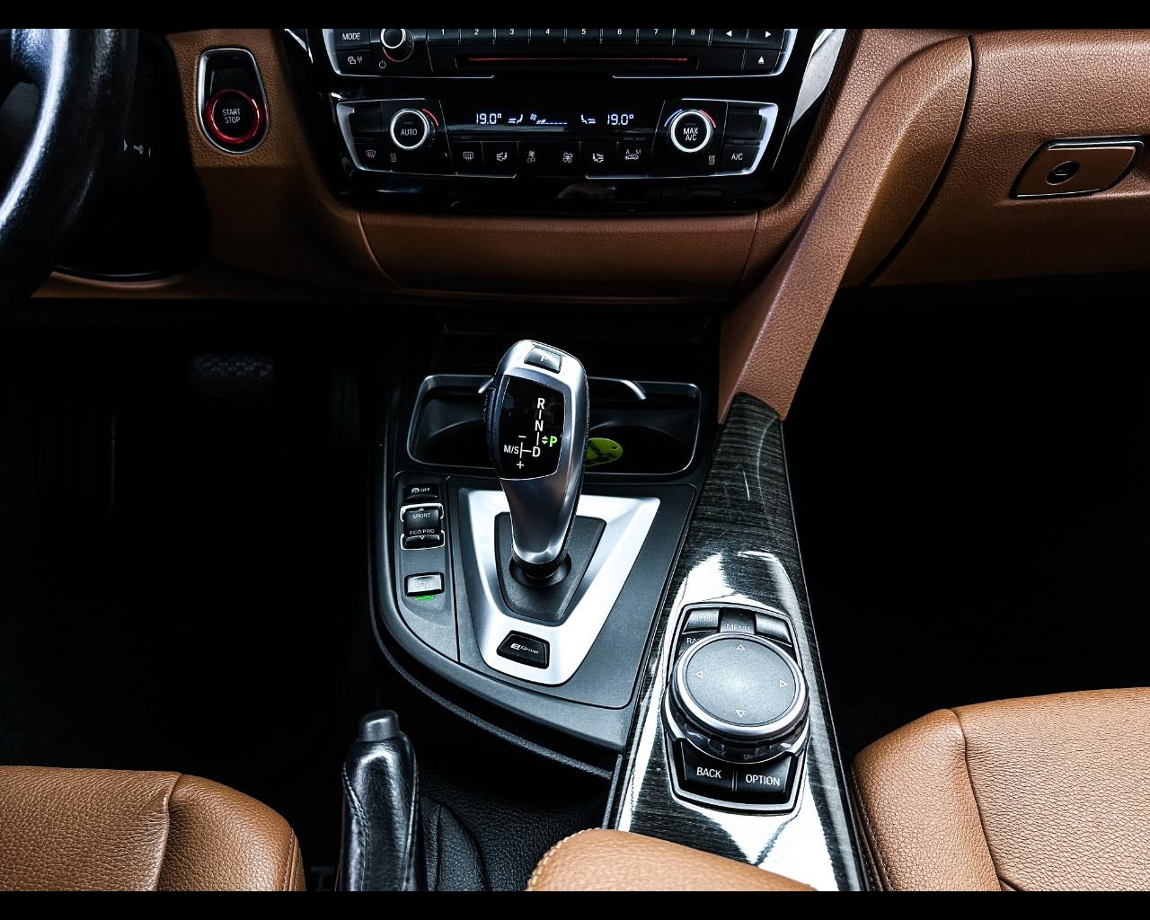 BMW Serie 3 (F30/31) - 330e iPerformance Msport