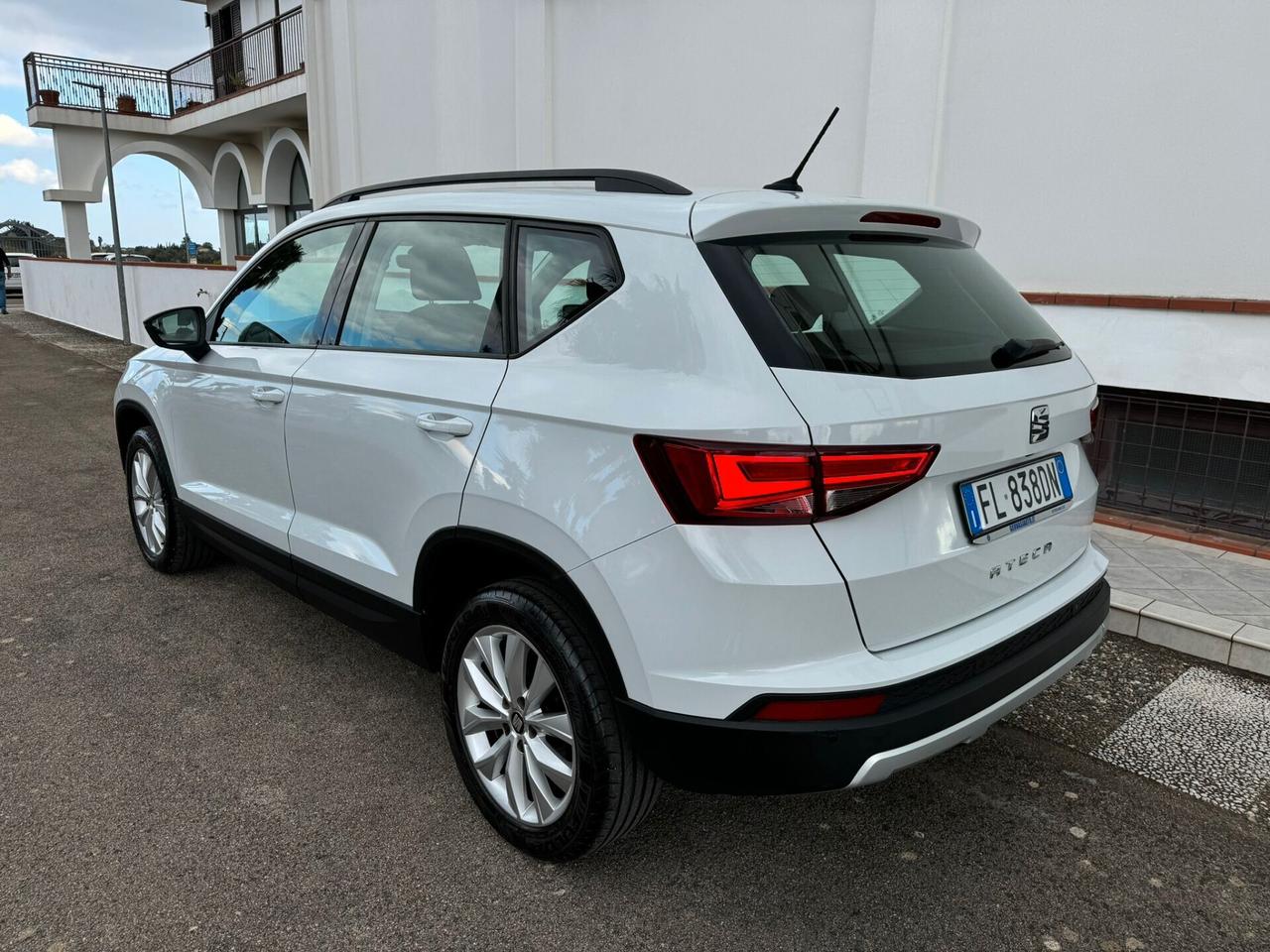 Seat Ateca 1.6 TDI FARI FULL LED, RetroCamera