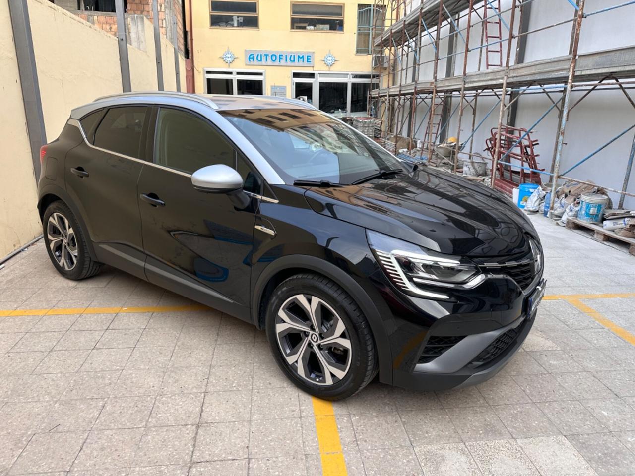 Renault Captur Hybrid E-Tech 145 CV RS Line