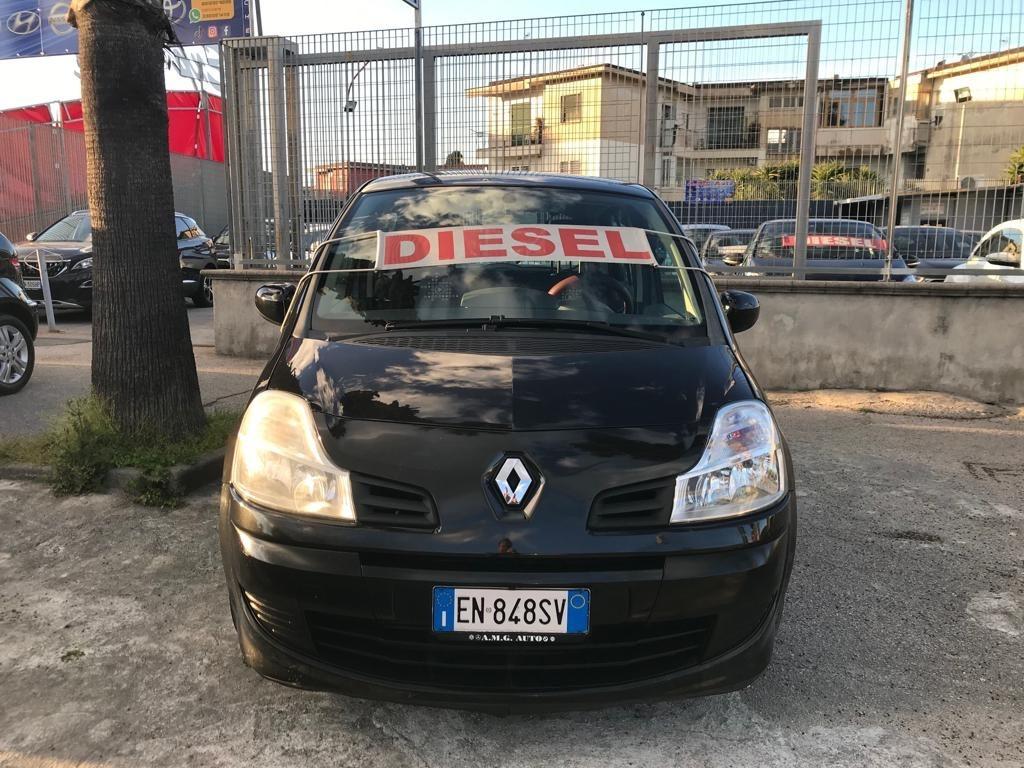 Renault Modus 1.5 dCi 75CV 55 KW Wave auto pari al nuovo