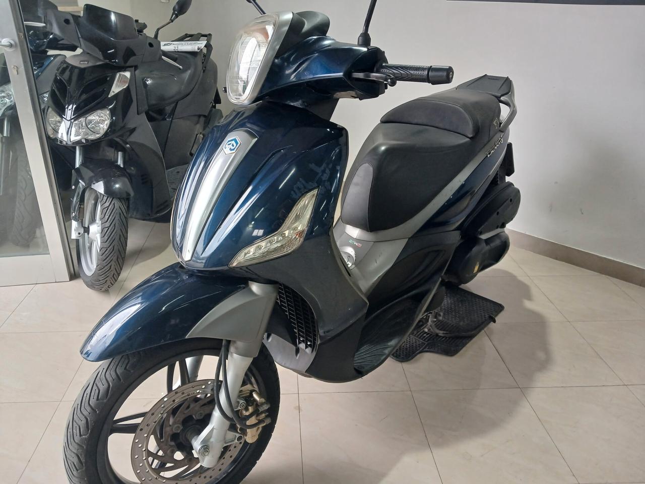 Piaggio Beverly 350