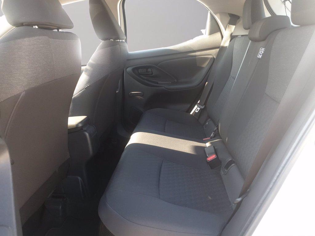 TOYOTA Yaris 1.5h active del 2021
