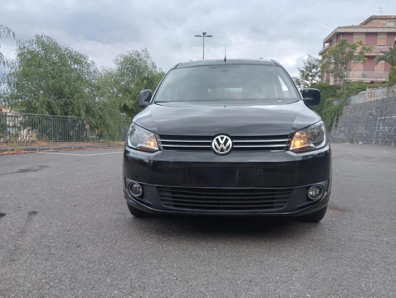 Volkswagen Caddy Pianale ribassato con rampa disabili carrozzina