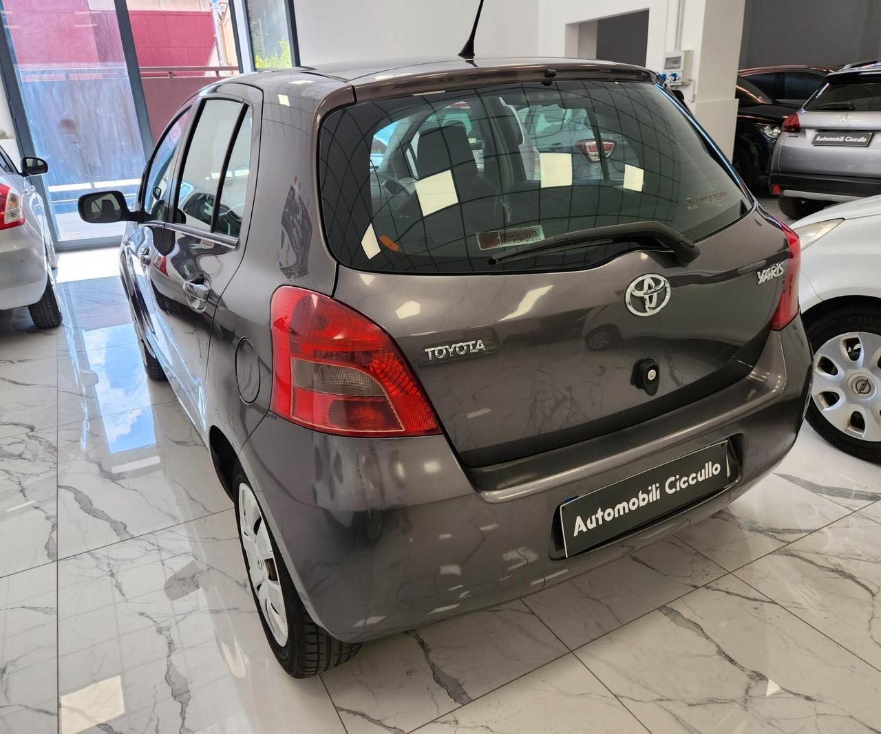 Toyota Yaris 1.0 5 porte Sol