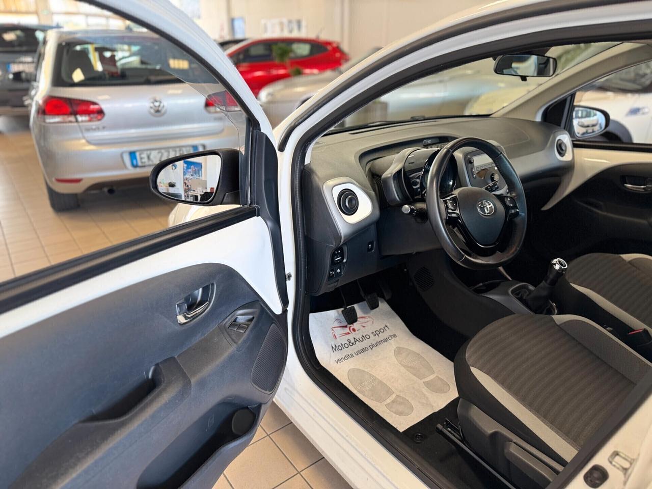 Toyota Aygo 1.0 VVT-i 72 CV 5 porte x-cite