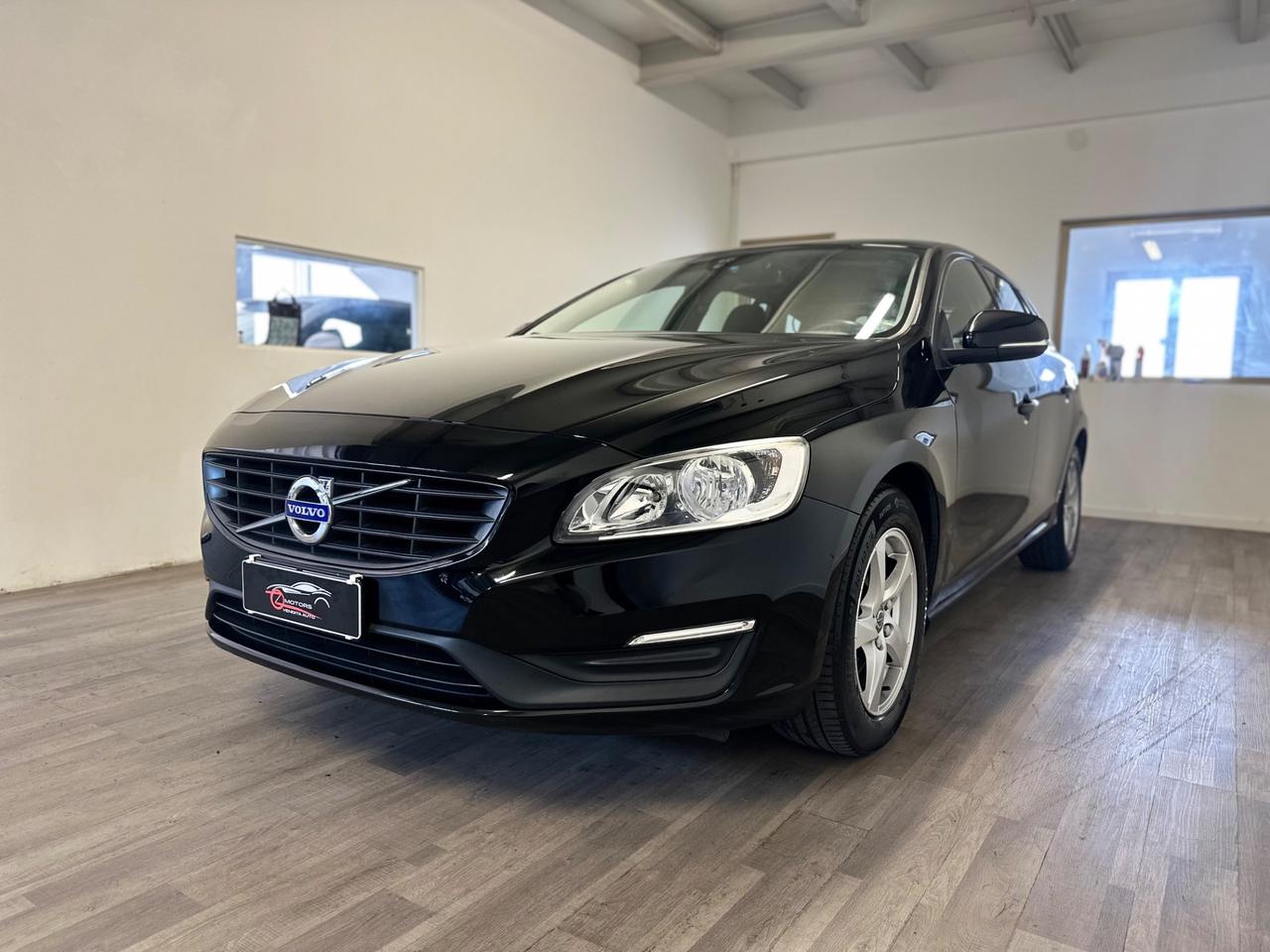 Volvo V60 D2 Momentum EURO 6