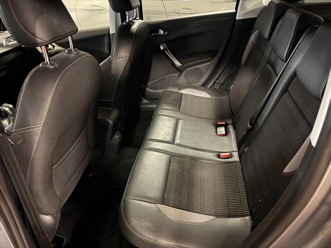 Peugeot 2008 1.6 bluehdi Allure 100cv my16