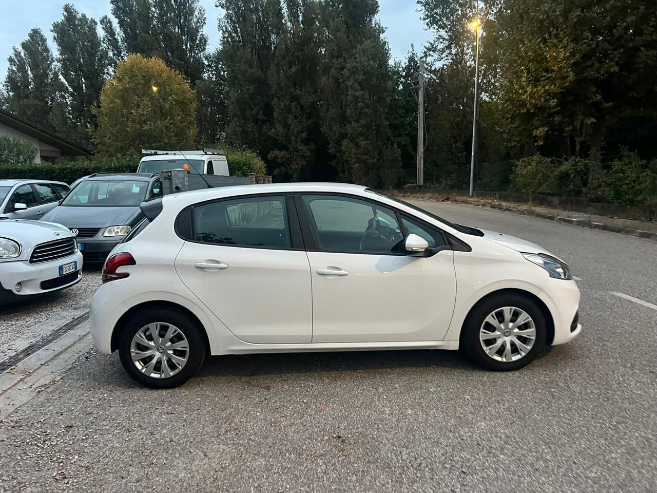 Peugeot 208 BlueHDi 75 S&S 5 porte Active Ok neopatentato