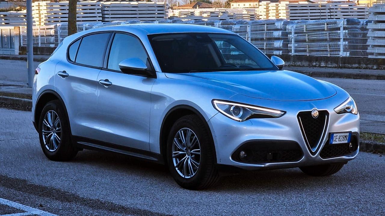 Alfa Romeo Stelvio 2.2 Turbodiesel 160 CV AT8 RWD