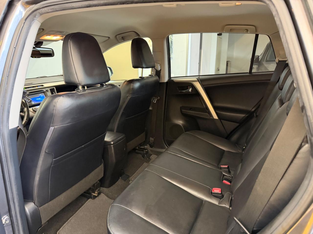 Toyota RAV 4 RAV4 2.0 D-4D 4WD Lounge White Ed. 321