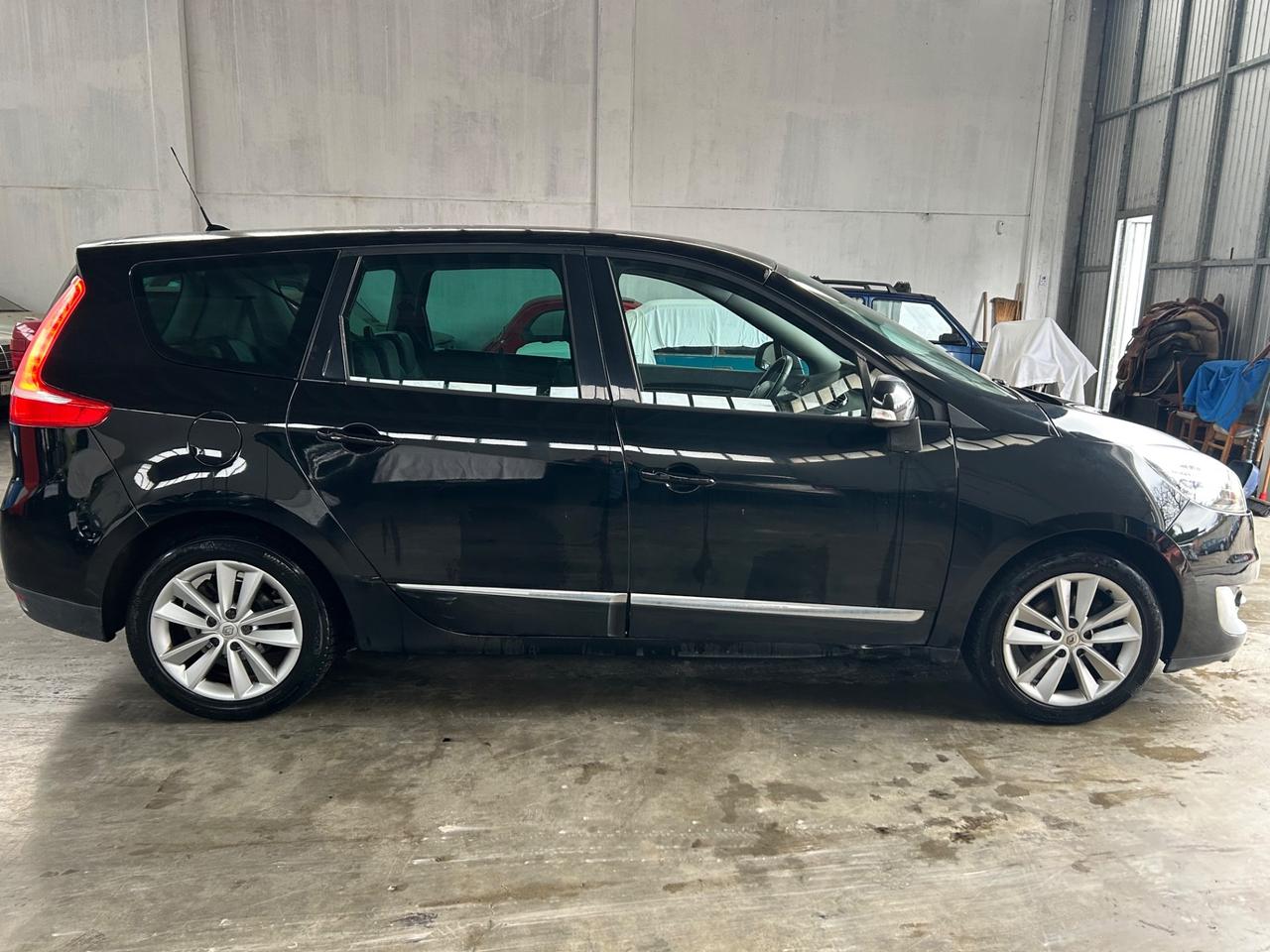 Renault Scenic 1.5 110CV 7 POSTI