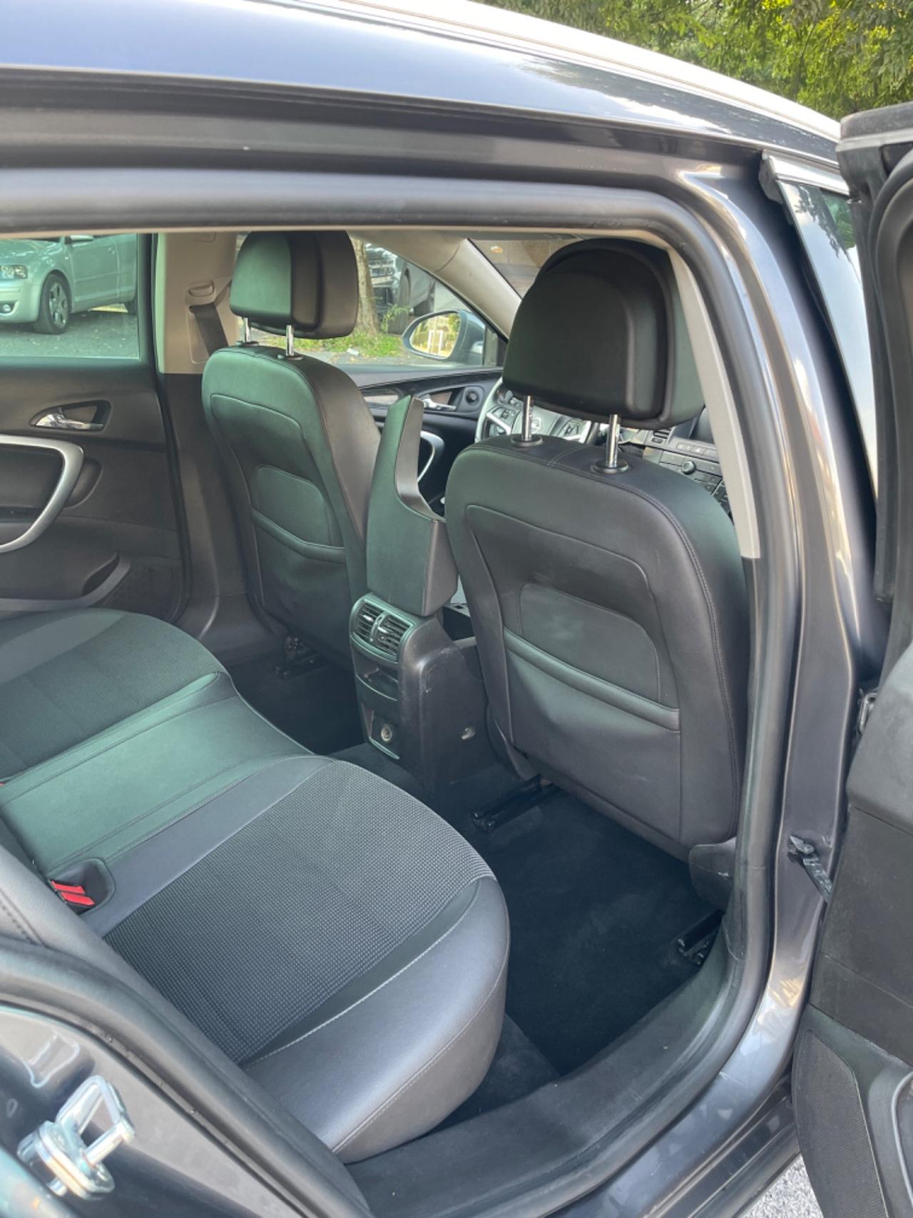 Opel Insignia 2.0 CDTI Sports Tourer Cosmo 2011