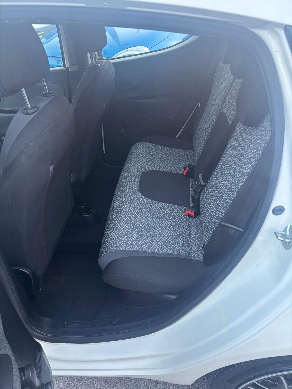 Lancia Ypsilon 1.0 FireFly 5 porte S&S Hybrid Ecochic Gold