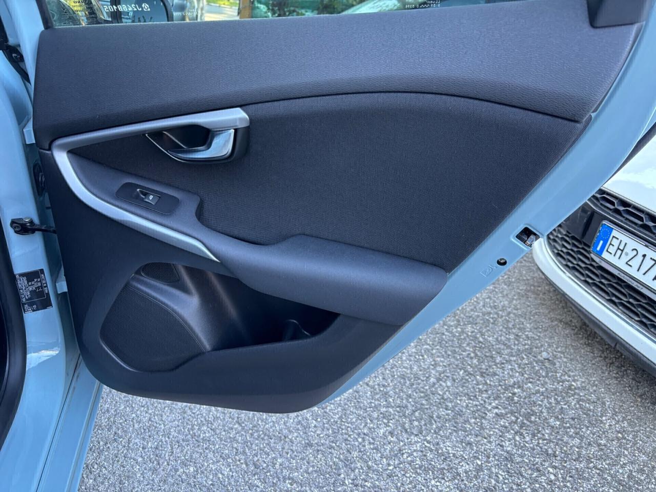 Volvo V40 T2 Kinetic BENZINA OK neopatentati