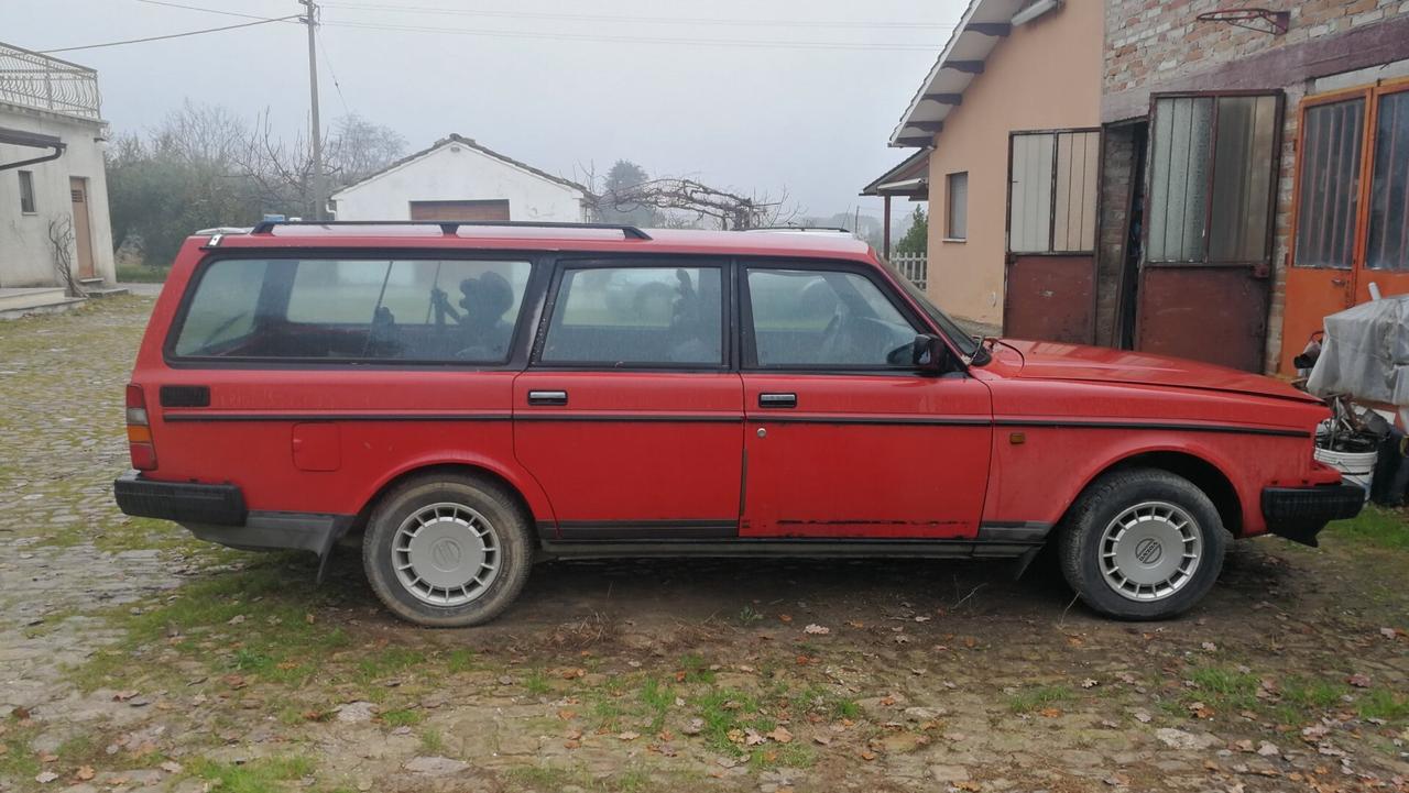 VOLVO POLAR 2.0i SW 240-245