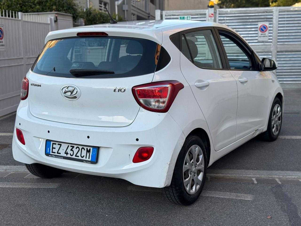 Hyundai i10 1.0 MPI Sound Edition A/T
