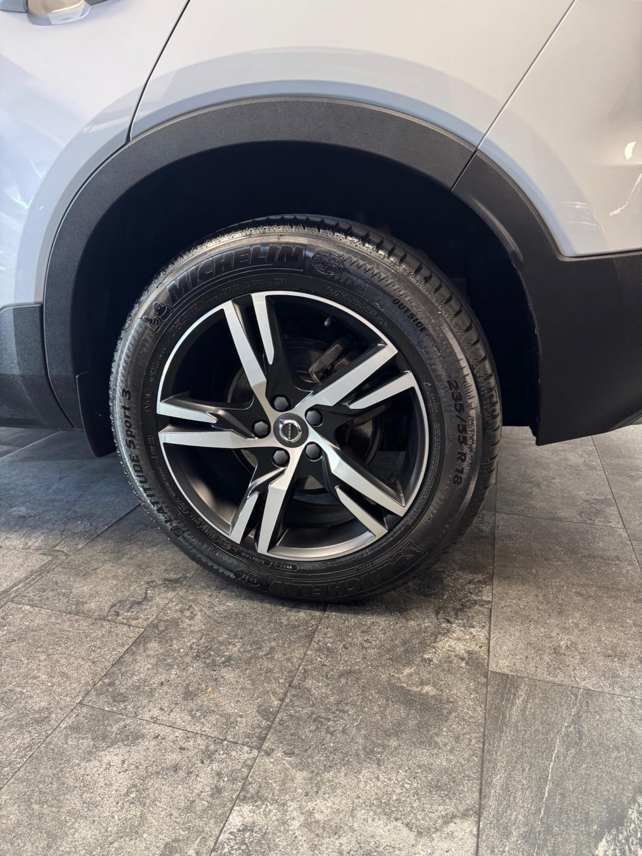 Volvo XC40 D3 2.0 150 Cv R-design Finanziabile