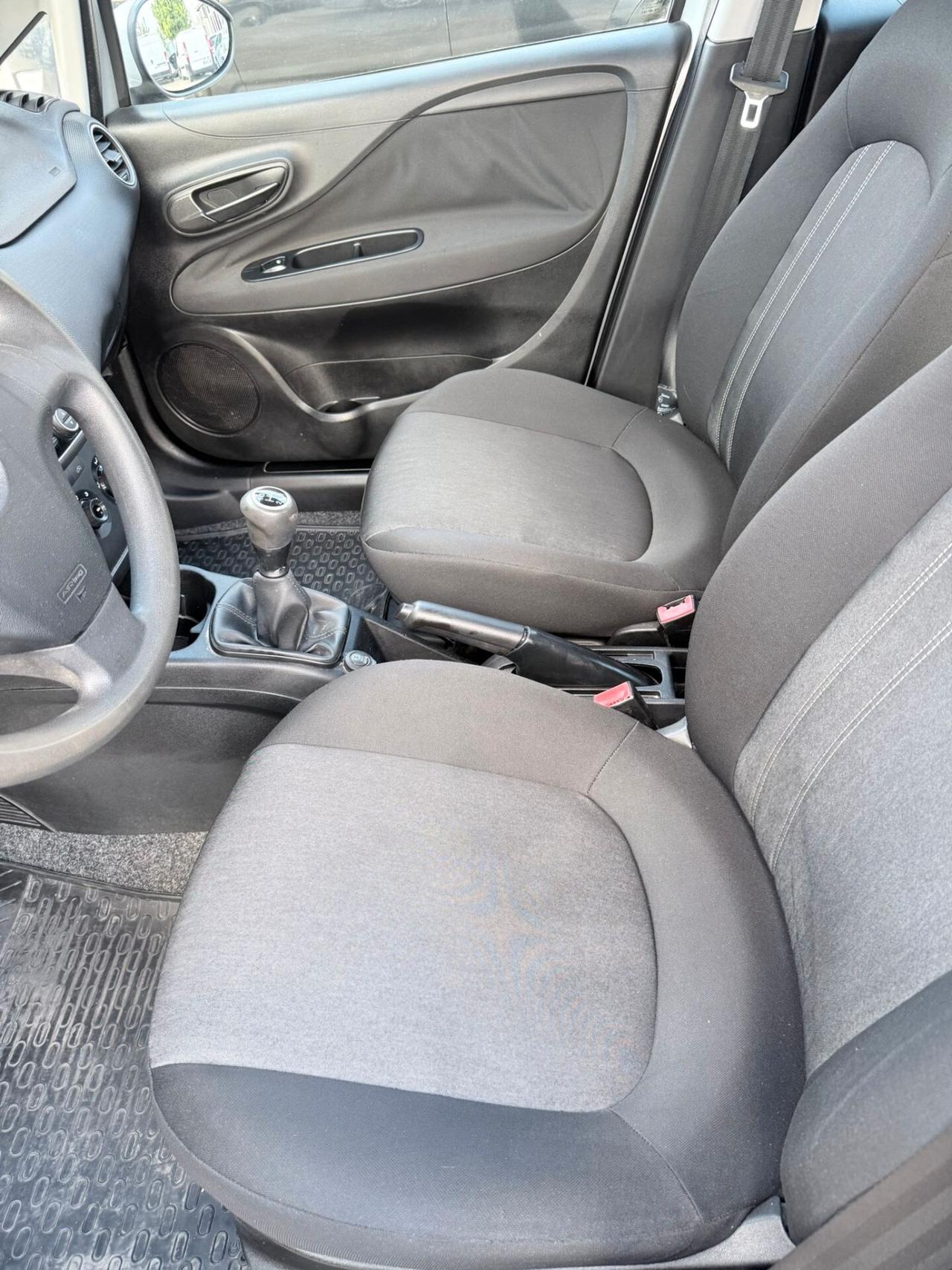 Fiat Punto 1.3 MJT II S&S 95 CV 5 porte Street